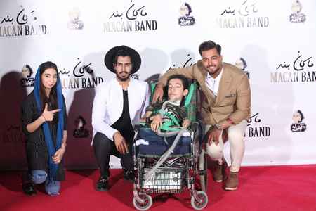 عکس های مراسم جشن امضای آلبوم ماکان باند (6)