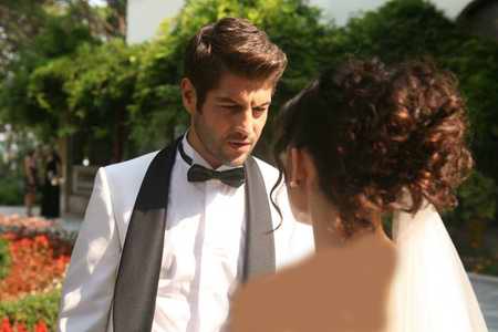 عکس ازدواج آیشن و ساواش + مدل لباس عروس آیشن (3)