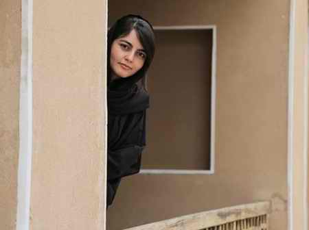 عکس های سارا در سریال سایه بان با بازی افسانه کمالی (5)