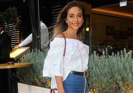 عکس و بیوگرافی مینا باشاران قربانی سقوط هواپیمای ترکیه (2)