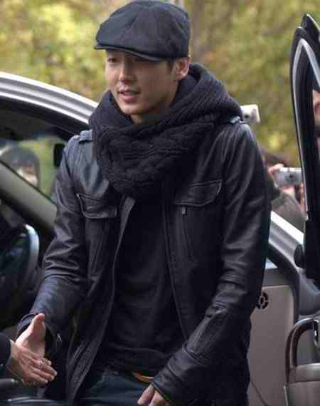 بازیگر نقش وانگ سو در سریال عاشقان ماه (7)