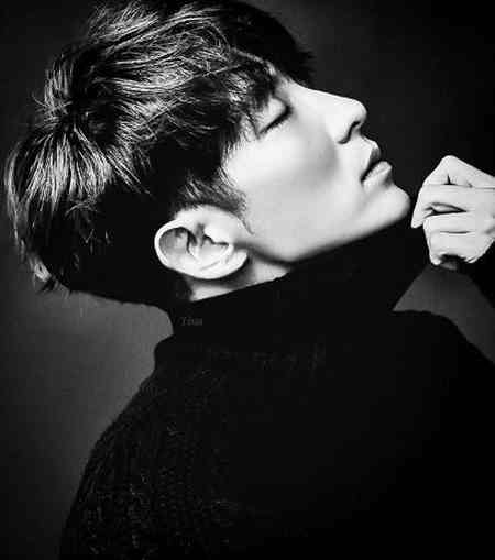 بازیگر نقش وانگ سو در سریال عاشقان ماه (8)