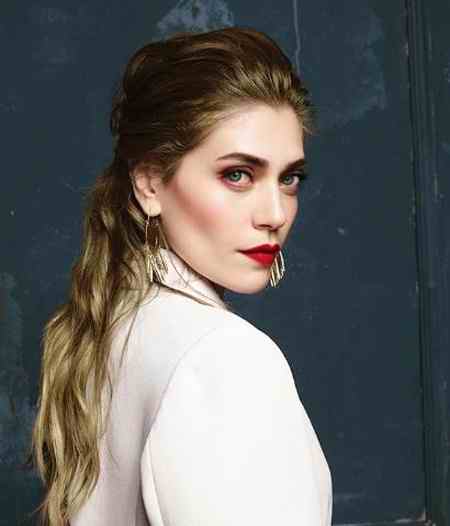 بیوگرافی بازیگر نقش فاتوش در سریال ترکی قرص ماه (6)