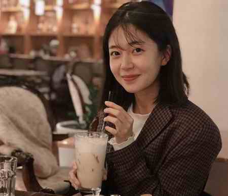 بیوگرافی بازیگر نقش ملکه تاناشیری در سریال ملکه کی (4)