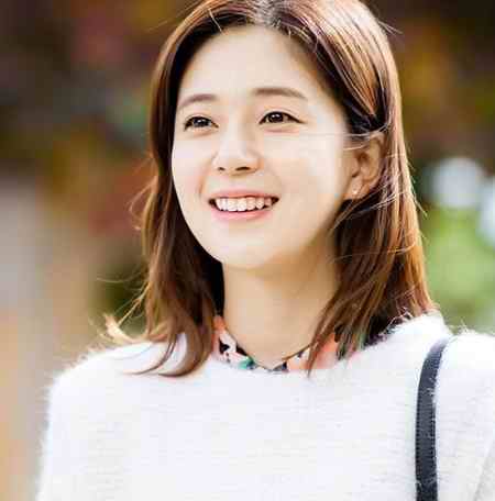 بیوگرافی بازیگر نقش ملکه تاناشیری در سریال ملکه کی (8)