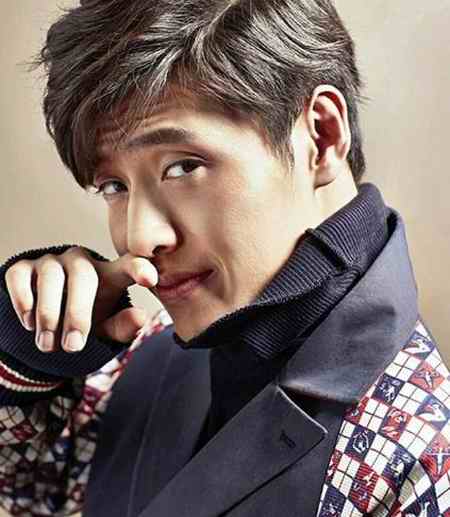 بیوگرافی بازیگر نقش وانگ ووک در سریال عاشقان ماه (11)