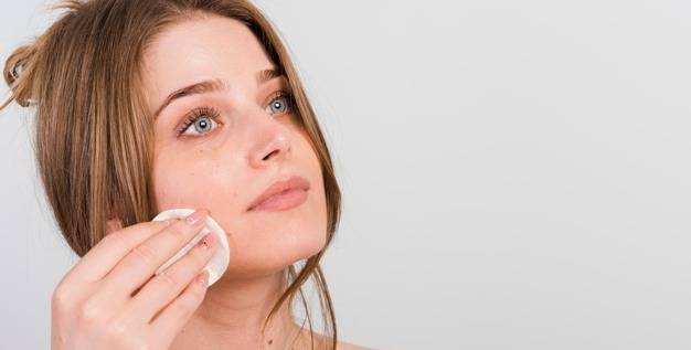 پاک کردن آرایش