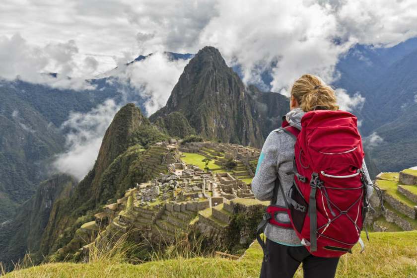 چطور وسایل سفر را در یک چمدان کوچک جا دهیم؟