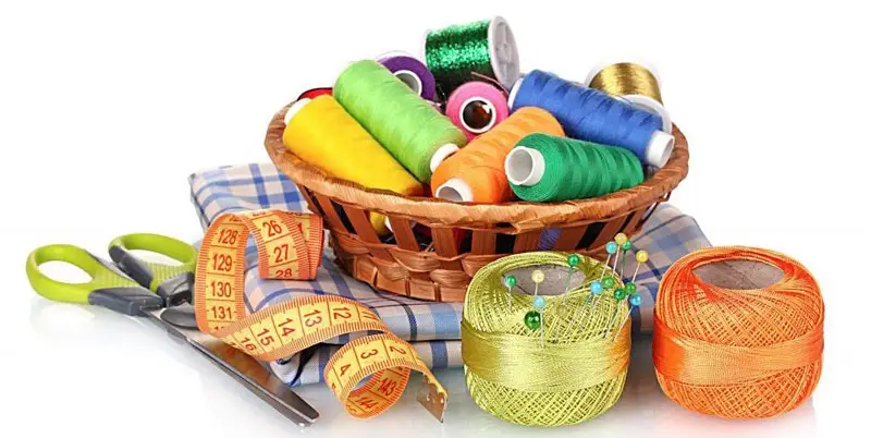 ابزار و فضای مناسب برای خیاطی در خانه